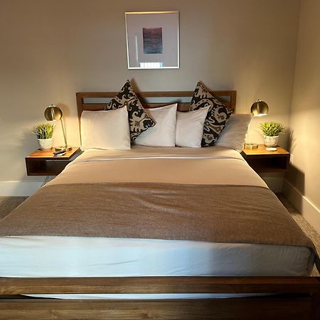 Entire Modern 7 Unit 7 Bath Boutique Inn Ньюпорт Экстерьер фото