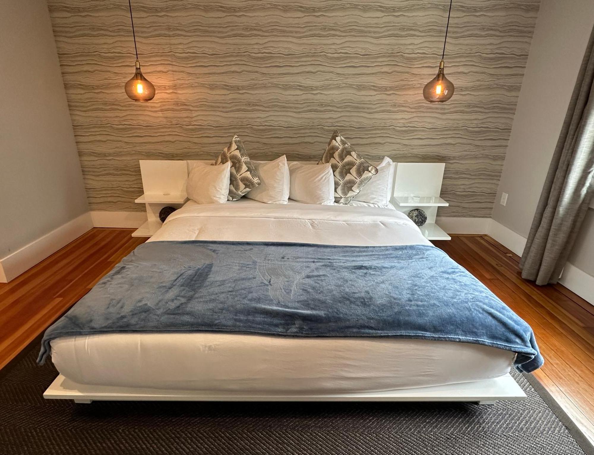 Entire Modern 7 Unit 7 Bath Boutique Inn Ньюпорт Экстерьер фото