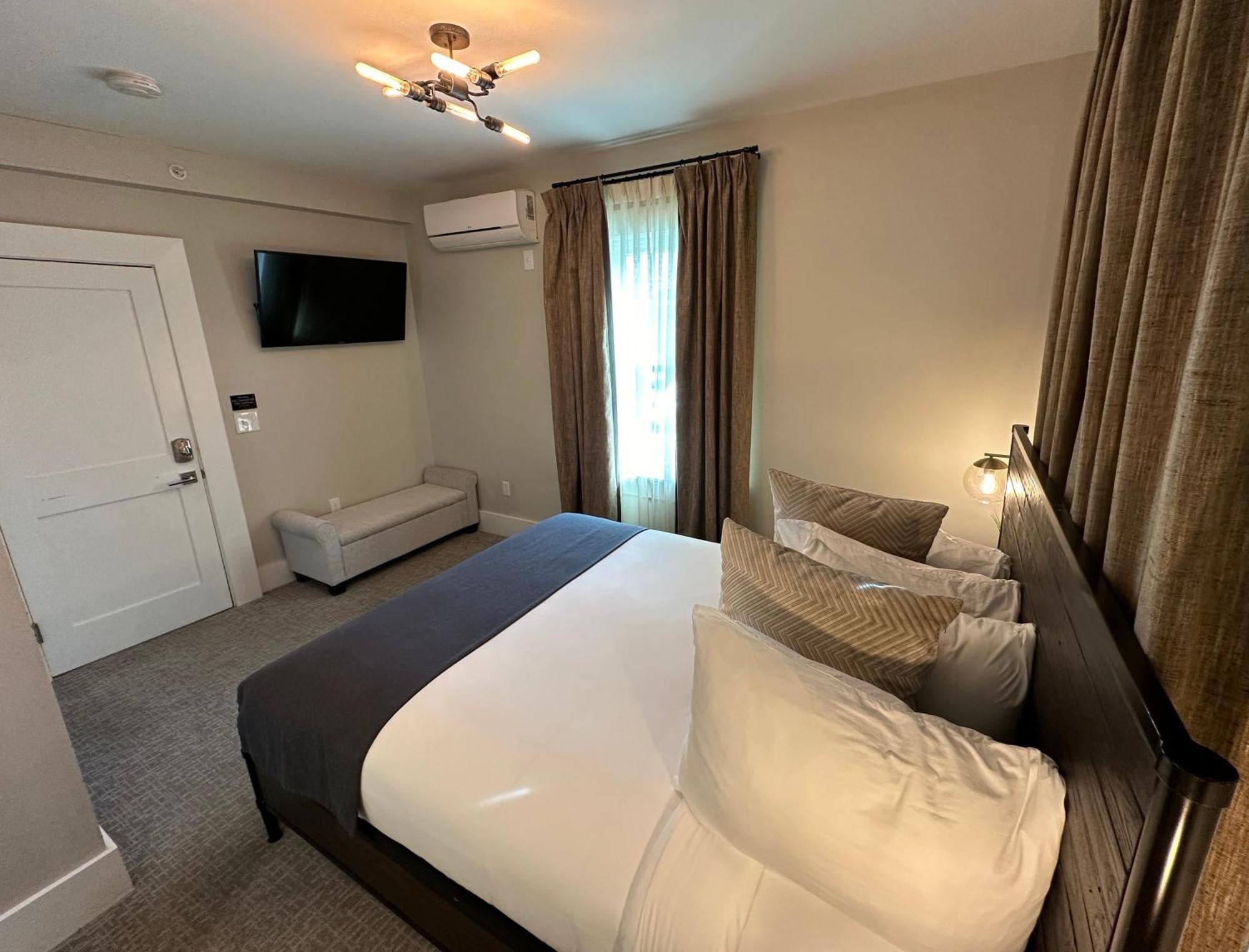 Entire Modern 7 Unit 7 Bath Boutique Inn Ньюпорт Экстерьер фото